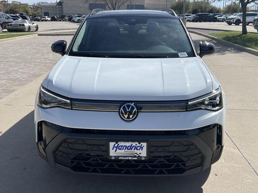 2025 Volkswagen Taos SE Black