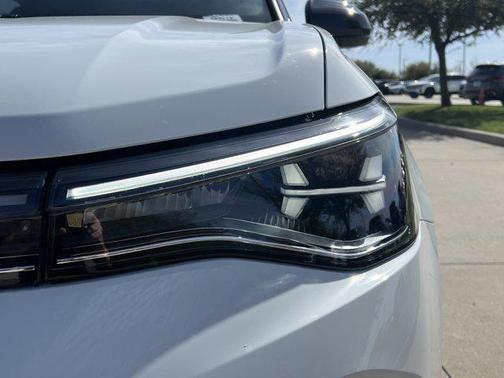 2025 Volkswagen Taos SE Black