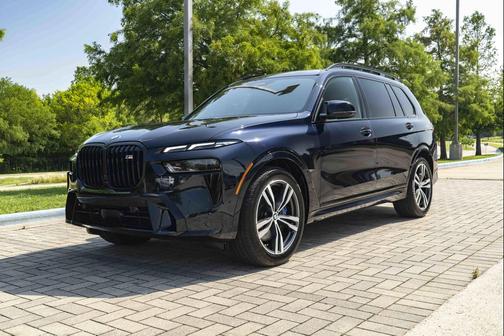 Carbon Black Metallic 2025 BMW X7 M60i