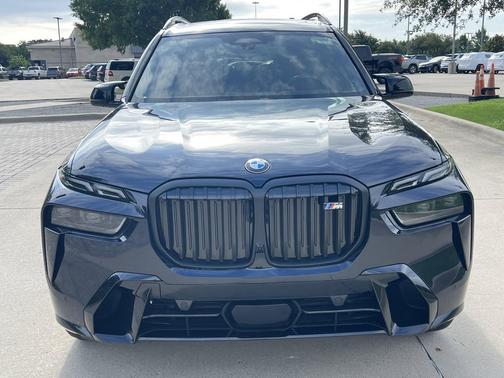 Carbon Black Metallic 2025 BMW X7 M60i