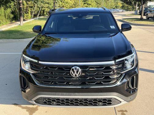 2024 Volkswagen Atlas Cross Sport 2.0T SE w/Technology 4MOTION
