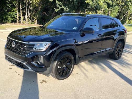 2024 Volkswagen Atlas Cross Sport 2.0T SE w/Technology 4MOTION