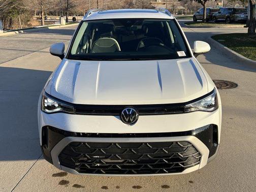 Pure White 2025 Volkswagen Taos 1.5T SE