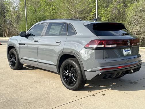 pure gray 2026 Volkswagen Atlas Cross Sport 2.0T SEL