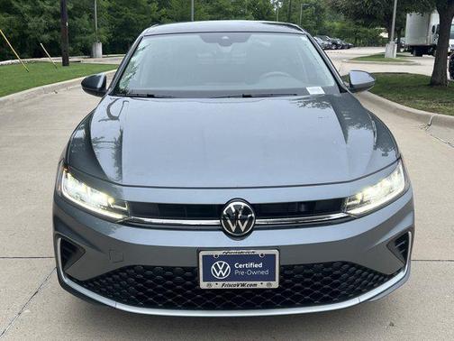 Platinum Gray Metallic 2025 Volkswagen Jetta 1.5T SE