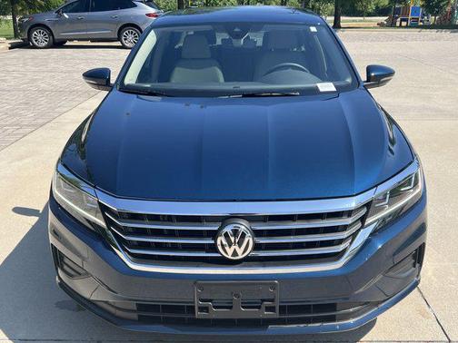 2022 Volkswagen Passat 2.0T SE