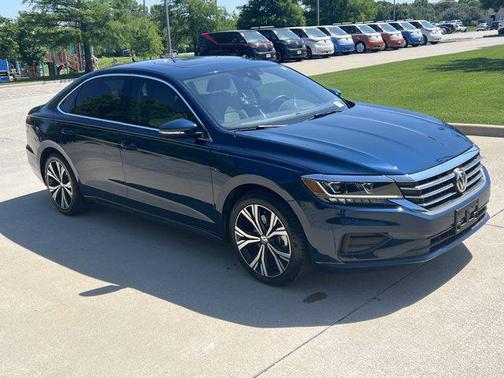 2022 Volkswagen Passat 2.0T SE