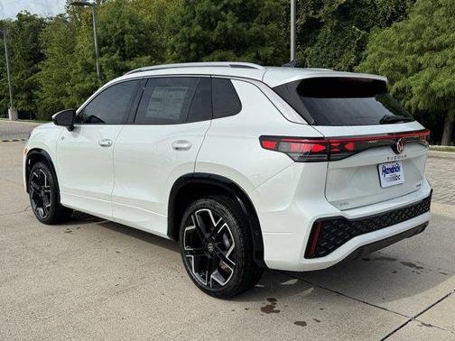 2026 Volkswagen Tiguan 2.0T SEL R-Line 4MOTION