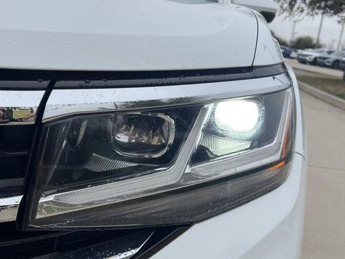 2022 Volkswagen Atlas 3.6L SE w/Technology