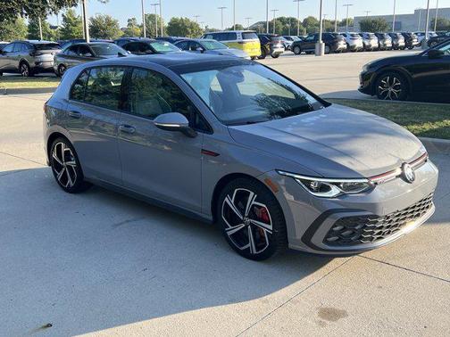 2024 Volkswagen Golf GTI 2.0T SE DSG