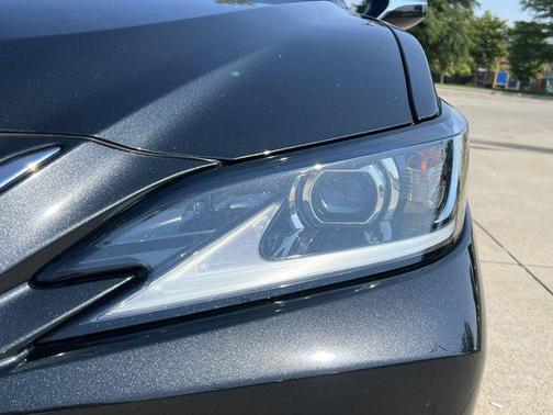 2022 Lexus ES 350 Base