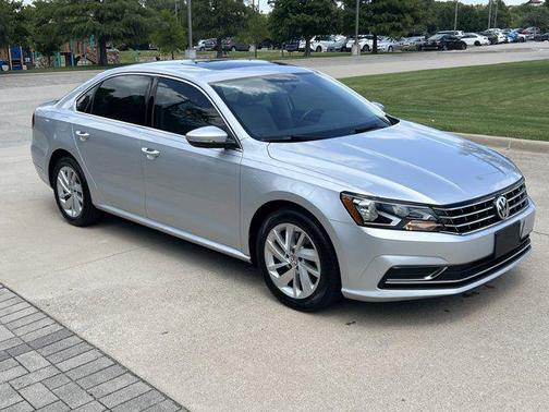 2018 Volkswagen Passat 2.0T SE