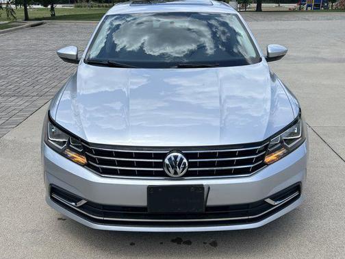 2018 Volkswagen Passat 2.0T SE