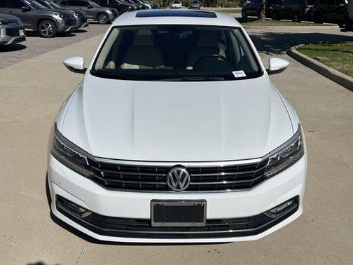 2017 Volkswagen Passat 1.8T SE w/Technology