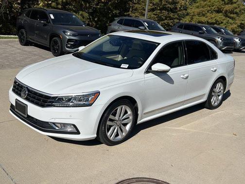 2017 Volkswagen Passat 1.8T SE w/Technology