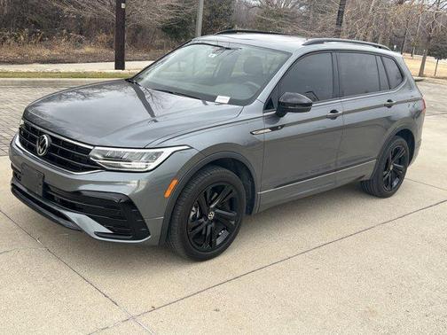 2023 Volkswagen Tiguan 2.0T SE R-Line Black