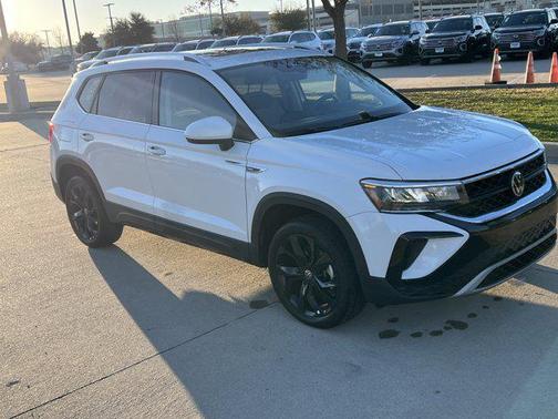 2024 Volkswagen Taos 1.5T SE