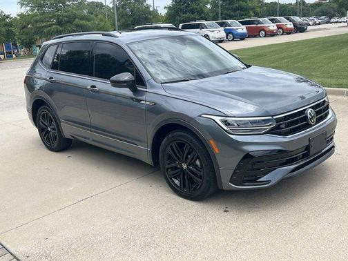 2022 Volkswagen Tiguan 2.0T SE R-Line Black