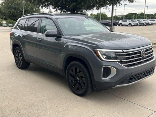 Pure Gray 2025 Volkswagen Atlas 2.0T SE w/Technology