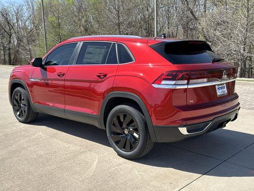 2025 Volkswagen Atlas Cross Sport 2.0T SE w/Technology