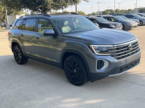 2025 Volkswagen Atlas 2.0T SE w/Technology 4MOTION
