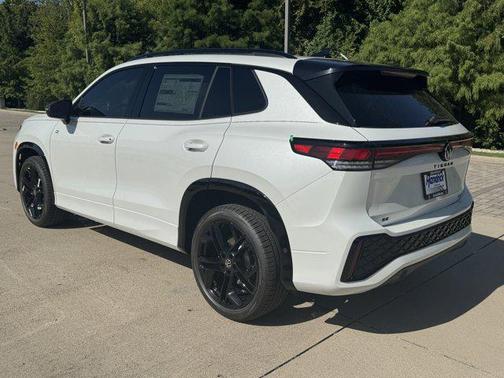 opal white pearl 2026 Volkswagen Tiguan 2.0T SE R-Line Black