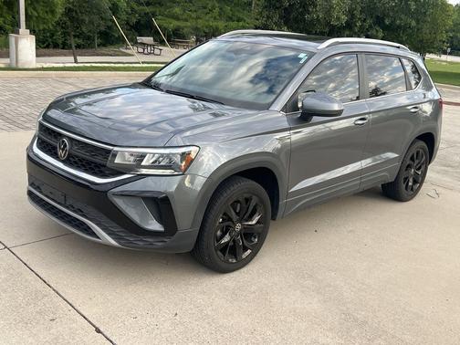 Platinum Gray Metallic 2023 Volkswagen Taos 1.5T SE