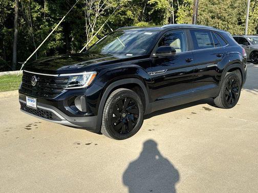 2025 Volkswagen Atlas Cross Sport 2.0T SE w/Technology 4MOTION