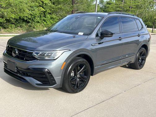 2023 Volkswagen Tiguan 2.0T SE R-Line Black