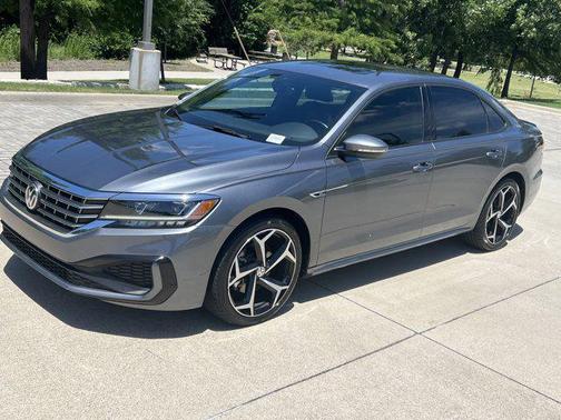 2022 Volkswagen Passat 2.0T R-Line