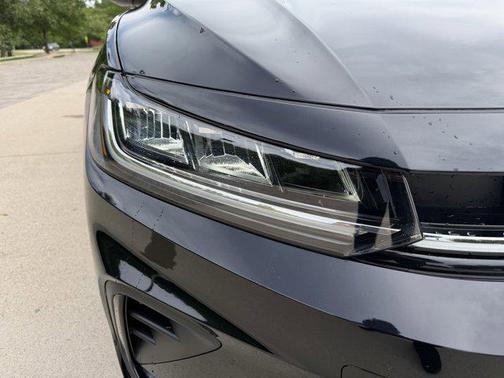 Deep Black Pearl 2026 Volkswagen Jetta 1.4T S