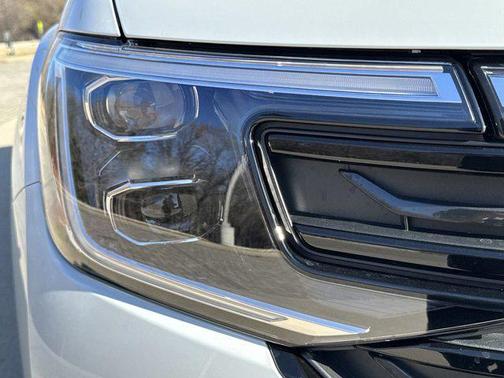 opal white pearl 2026 Volkswagen Atlas Cross Sport 2.0T SEL