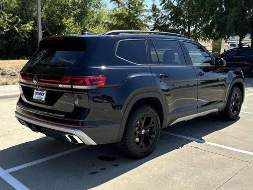 2026 Volkswagen Atlas Peak Edition