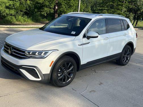 2024 Volkswagen Tiguan 2.0T SE 4MOTION