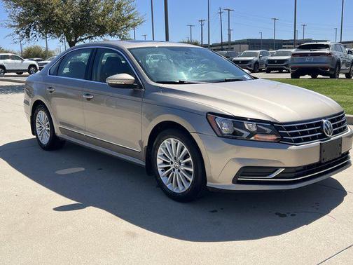 2016 Volkswagen Passat 1.8T SE