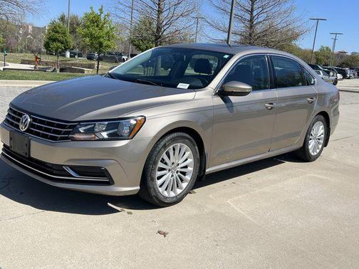 2016 Volkswagen Passat 1.8T SE