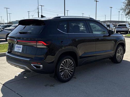 2025 Volkswagen Taos 1.5T SE