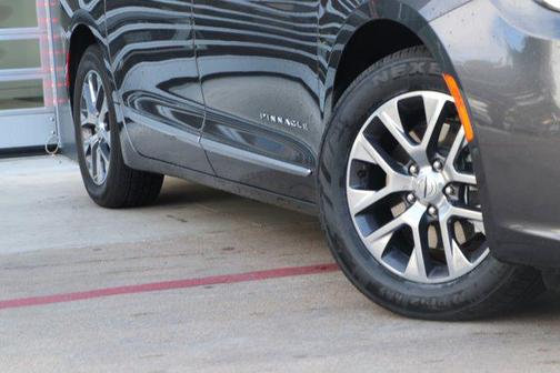 2022 Chrysler Pacifica L