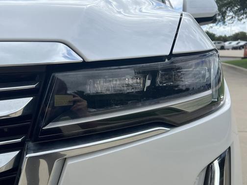 Crystal White Tricoat 2024 Cadillac Escalade Premium Luxury Platinum