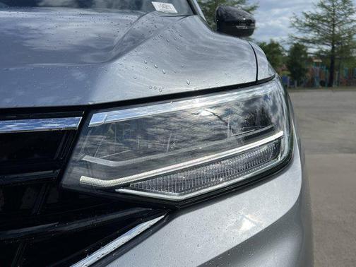 2024 Volkswagen Tiguan 2.0T SE R-Line Black 4MOTION