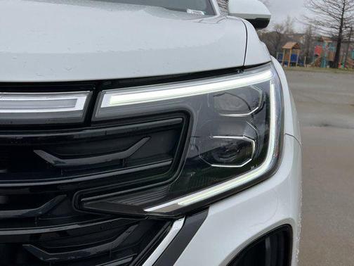 2024 Volkswagen Atlas Cross Sport 2.0T SEL
