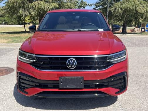 Kings Red 2024 Volkswagen Tiguan 2.0T SE R-Line Black