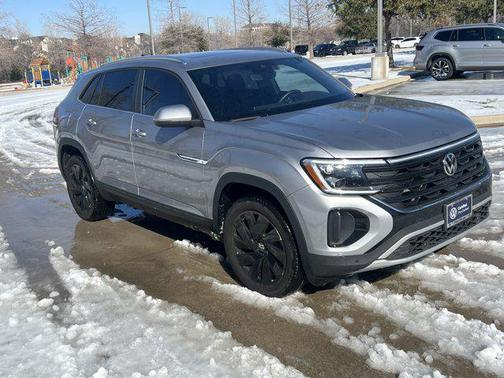 2025 Volkswagen Atlas Cross Sport 2.0T SE w/Technology