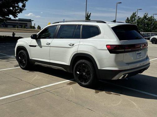 2026 Volkswagen Atlas Peak Edition