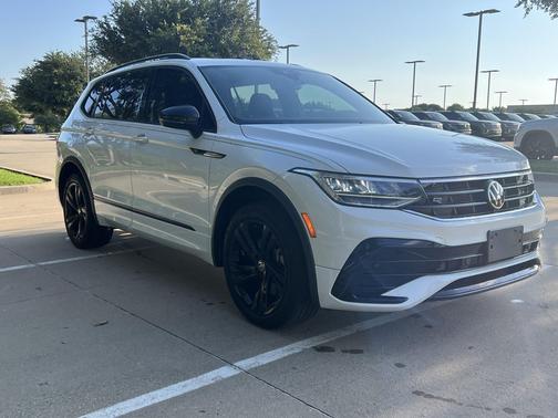 Opal White Pearl 2023 Volkswagen Tiguan 2.0T SE R-Line Black