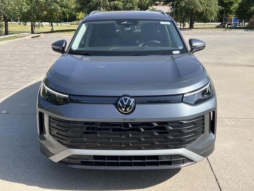 Platinum Gray Metallic 2026 Volkswagen Tiguan 2.0T S