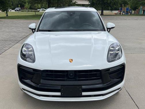 2023 Porsche Macan Base