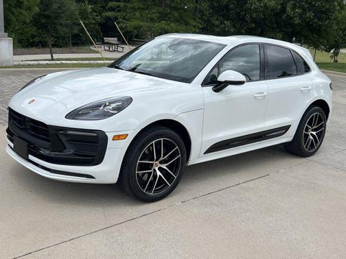 2023 Porsche Macan Base