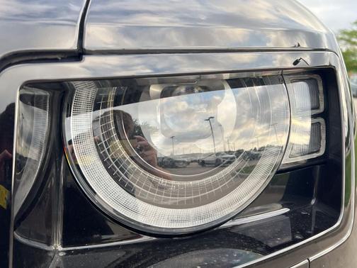 Santorini Black Metallic 2024 Land Rover Defender 110 P400 X-Dynamic SE