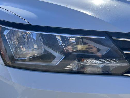 2018 Volkswagen Passat 2.0T R-Line